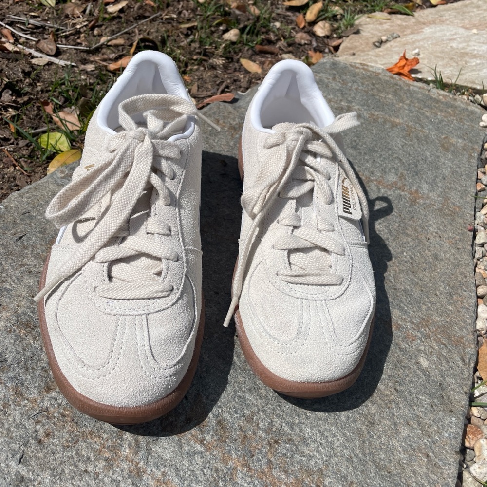 PUMA Palermo Suede Lace-Up Sneakers in Off-White with Gum Sole Size 6 Women’s